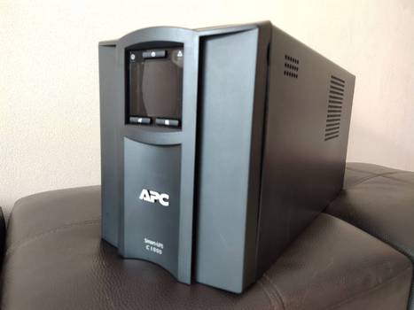 เครื่องจ่ายไฟสำรอง Apc smart ups c 1000va with smart connect standard